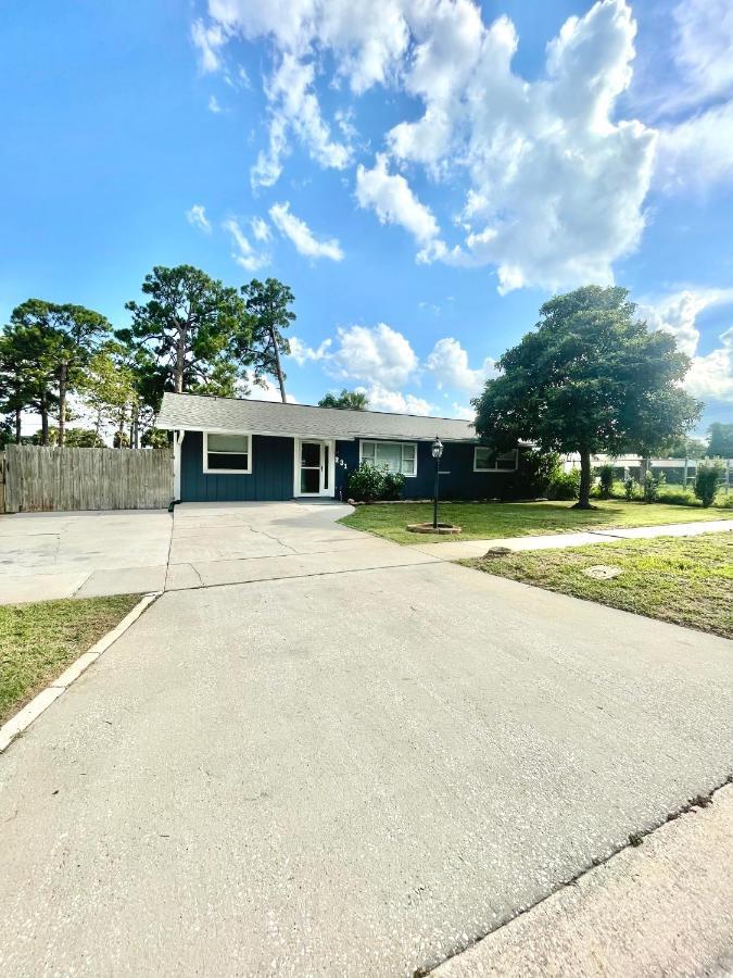 A Cozy Space Coast Retreat Titusville Exterior foto